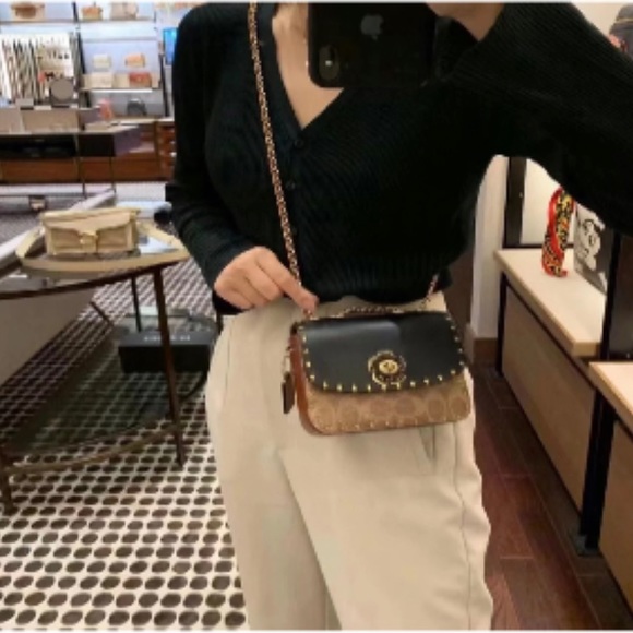 Coach Signature Madison Shoulder Bag 16 With Rivets - Picture 4 of 16